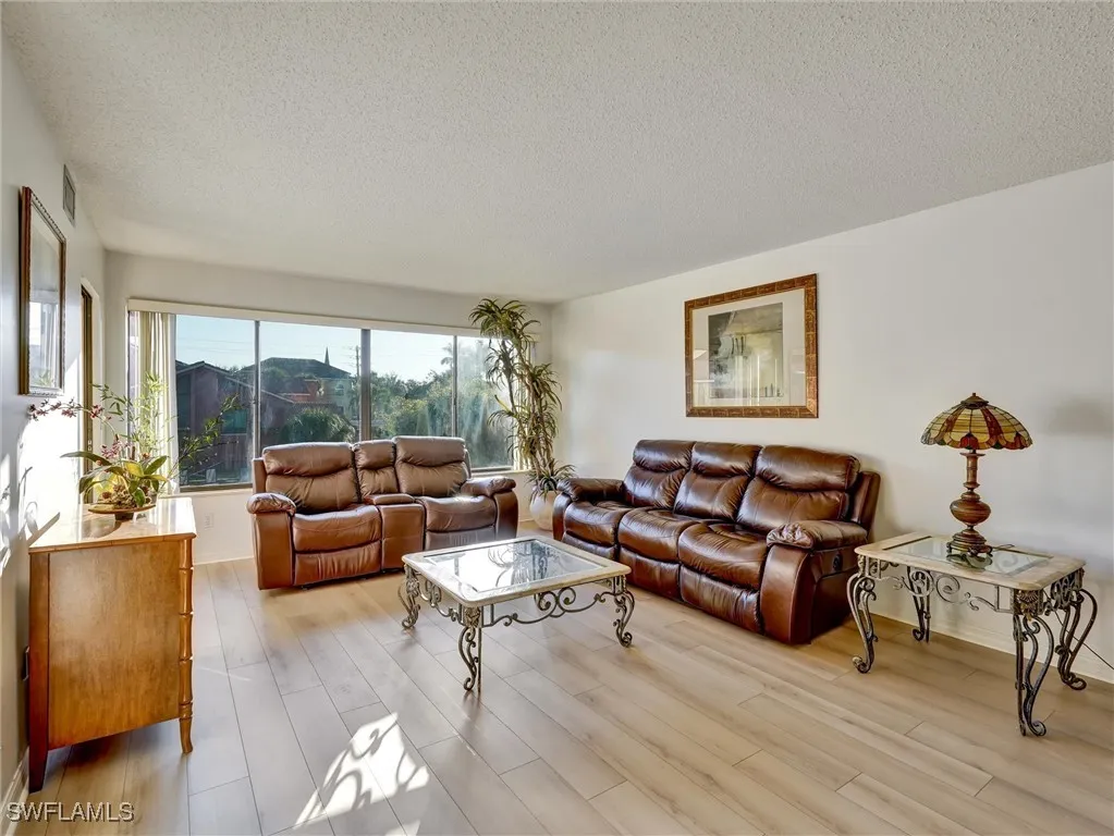 Naples, Florida 34110, United States, 2 Bedrooms Bedrooms, ,2 BathroomsBathrooms,Residential,Active,251133