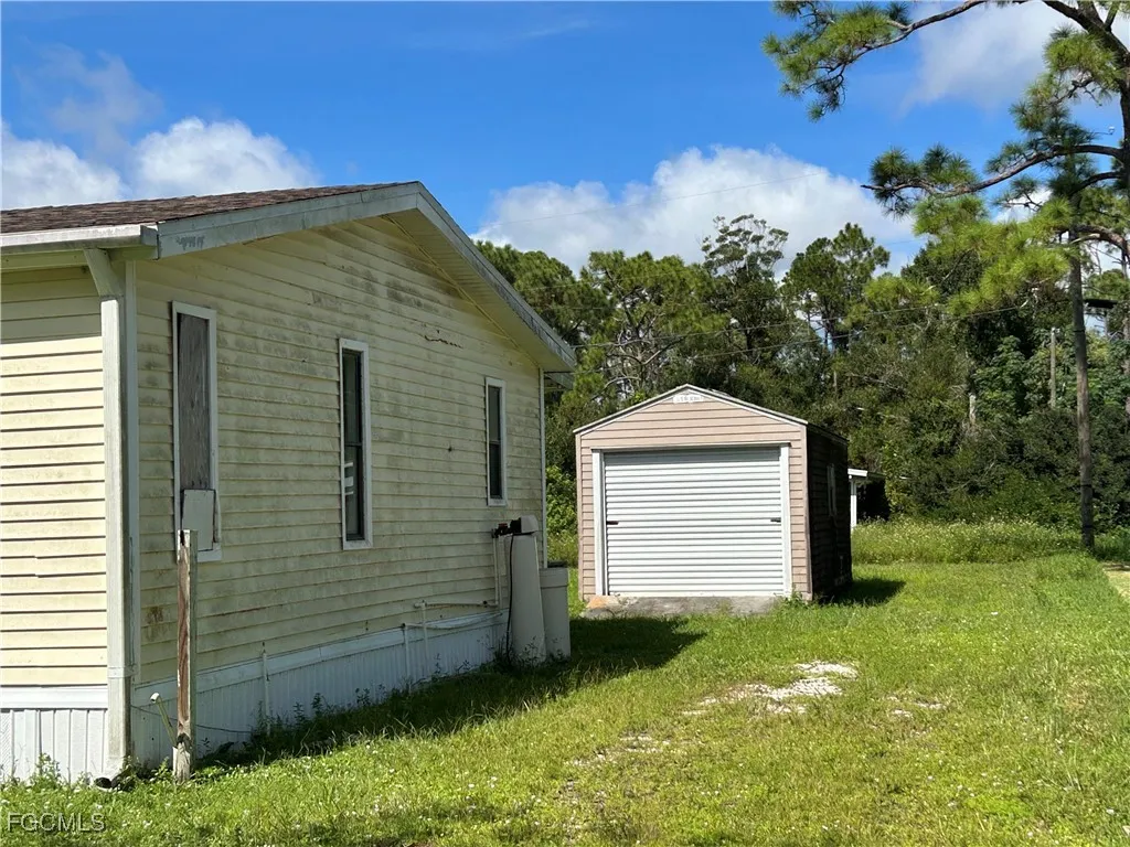 North Fort Myers, Florida 33917, United States, 3 Bedrooms Bedrooms, ,2 BathroomsBathrooms,Residential,Pending,207542