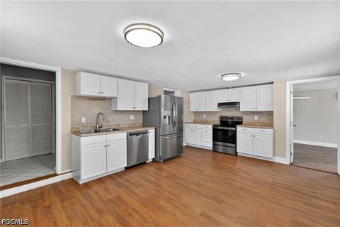Tiny photo for 915 Hibiscus Lane, North Fort Myers, FL 33903 (MLS # 2026020264)