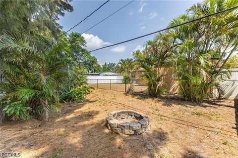 Tiny photo for 915 Hibiscus Lane, North Fort Myers, FL 33903 (MLS # 2026020264)