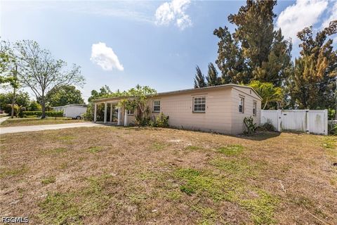Tiny photo for 915 Hibiscus Lane, North Fort Myers, FL 33903 (MLS # 2026020264)