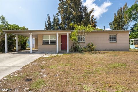 Photo of 915 Hibiscus Lane, North Fort Myers, FL 33903 (MLS # 2026020264)