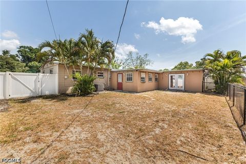 Tiny photo for 915 Hibiscus Lane, North Fort Myers, FL 33903 (MLS # 2026020264)