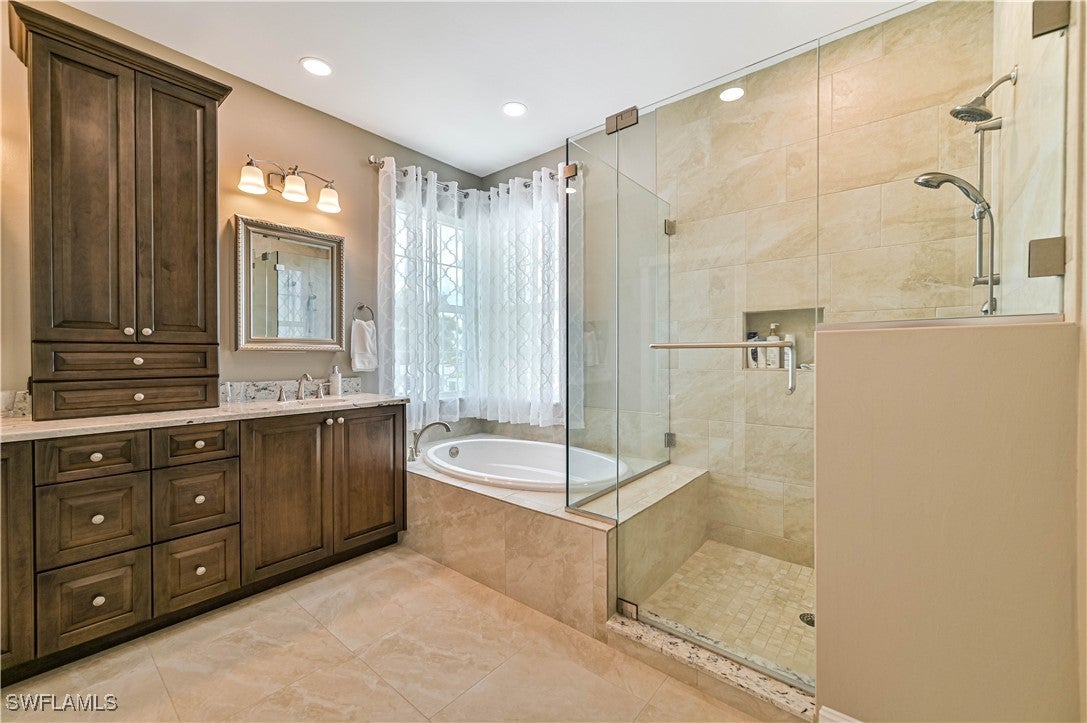 Cape Coral, Florida, 33904, United States, 3 Bedrooms Bedrooms, ,4 BathroomsBathrooms,Residential,Active,1770047