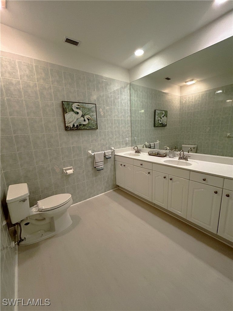 Cape Coral, Florida, 33904, United States, 3 Bedrooms Bedrooms, ,4 BathroomsBathrooms,Residential,Active,1770047