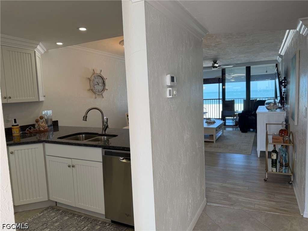 6400 Estero Boulevard 402