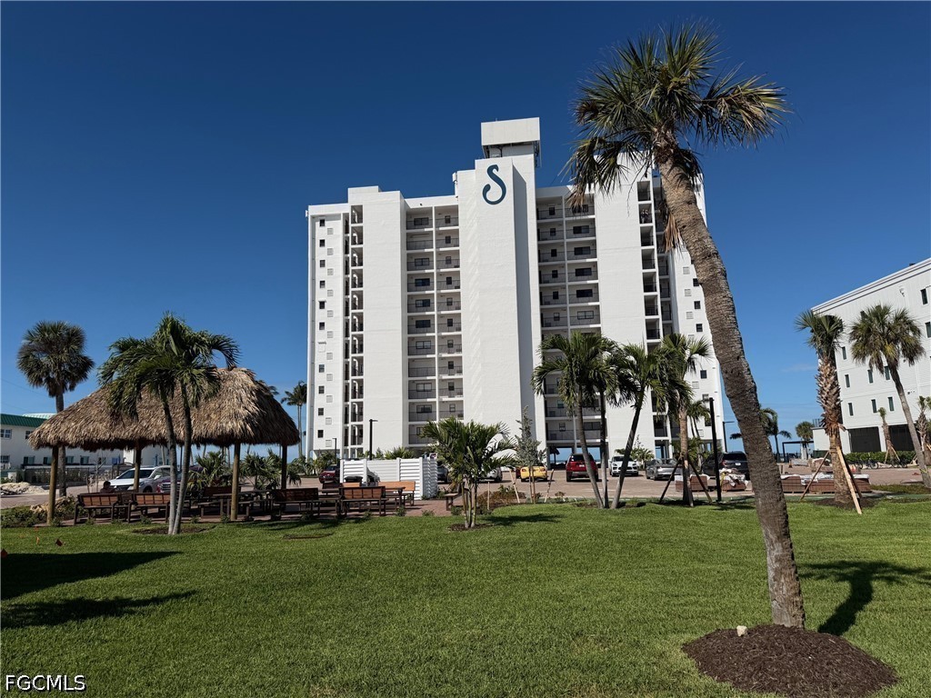 6400 Estero Boulevard 402