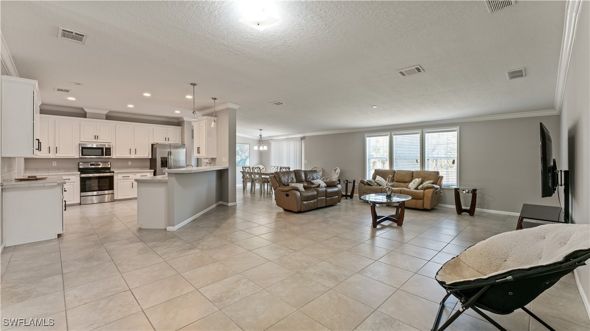 2555 Hendry Isles Boulevard