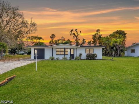 Photo of 2224 Aldridge Avenue, Fort Myers, FL 33907 (MLS # 2026019999)