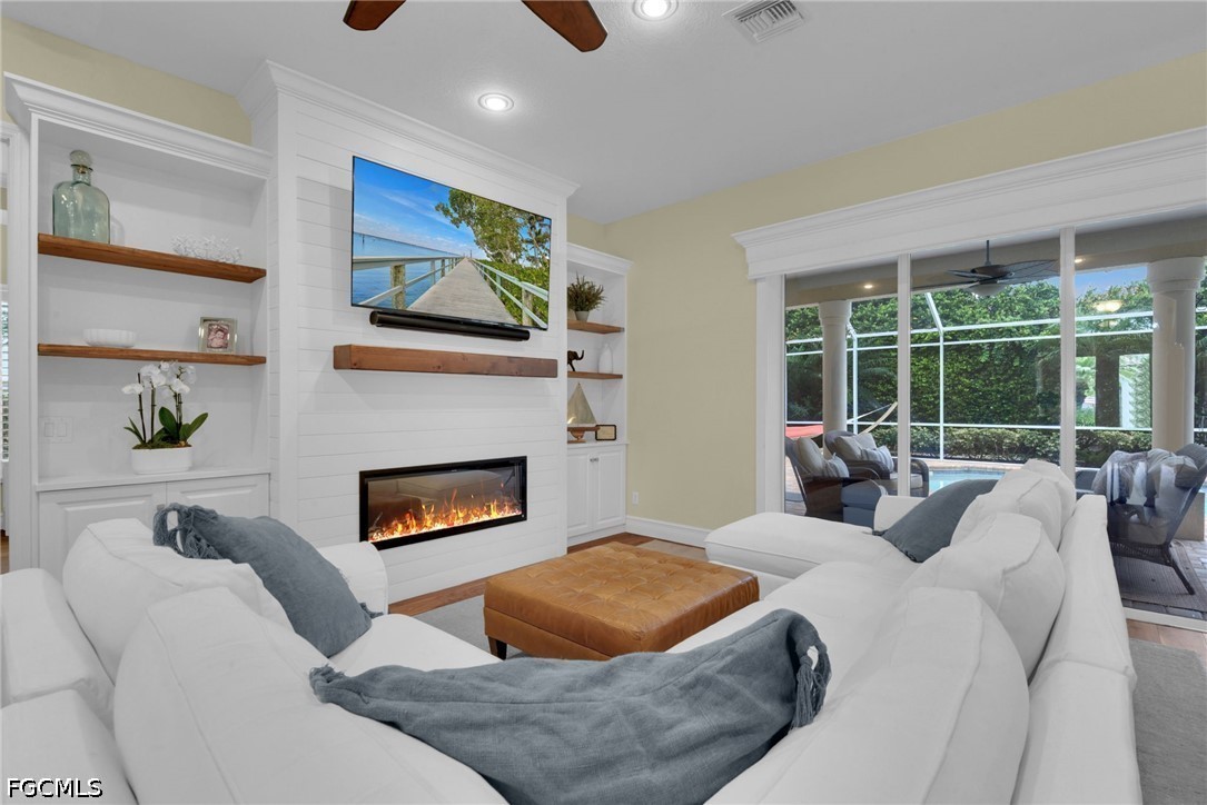 11620 Spoonbill Lane