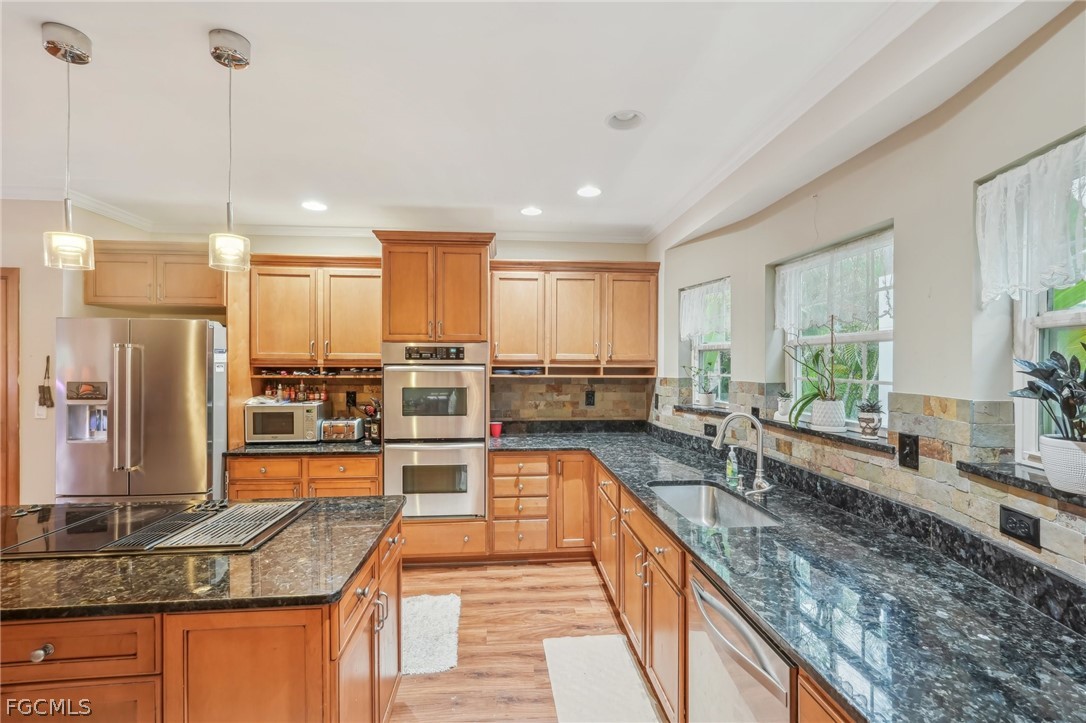 7709 Victoria Cove Court