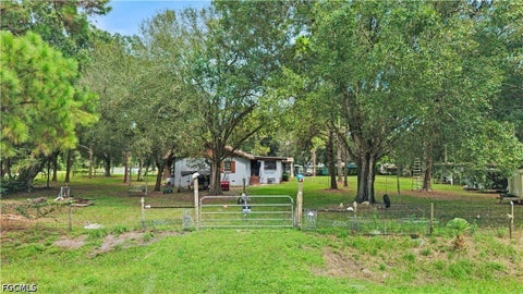 Tiny photo for 800 Woodland Boulevard, Clewiston, FL 33440 (MLS # 2026039449)