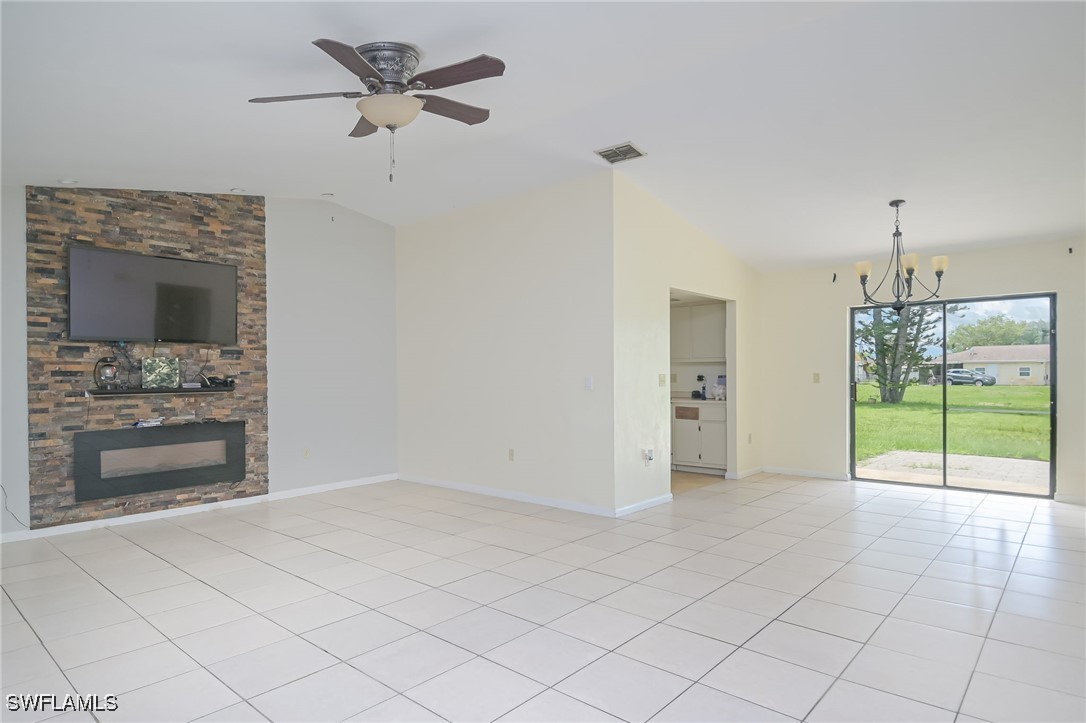 1438 Caywood Circle N