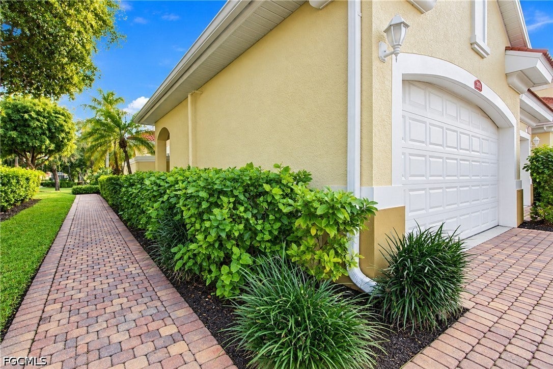 5924 Tarpon Gardens Circle 201