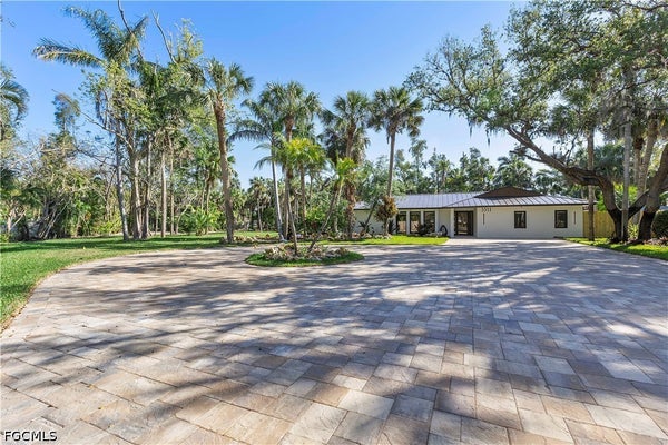 3511 HERITAGE LN, FORT MYERS, FL 33908 - Image 0b83b1cfc4e952ba4b7bc44c7d43450b/571259042