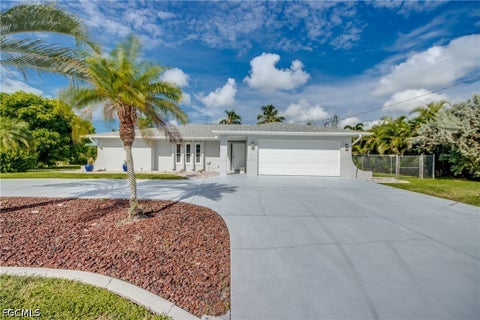 Photo of 3812 SE 16th Place, Cape Coral, FL 33904 (MLS # 2026040310)