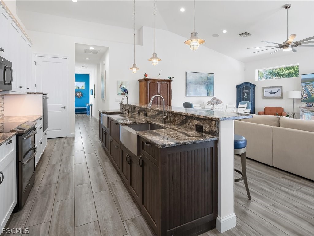 Matlacha, Florida, 33993, United States, 4 Bedrooms Bedrooms, ,3 BathroomsBathrooms,Residential,Active,2019859