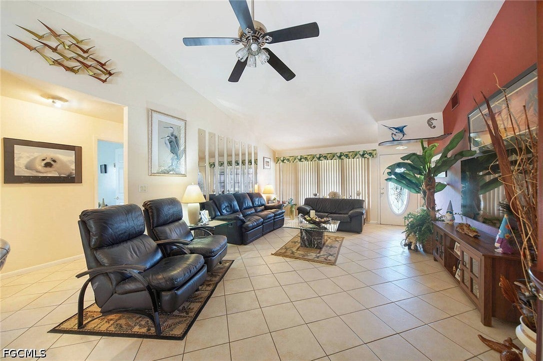 901 SW 51st Terrace
