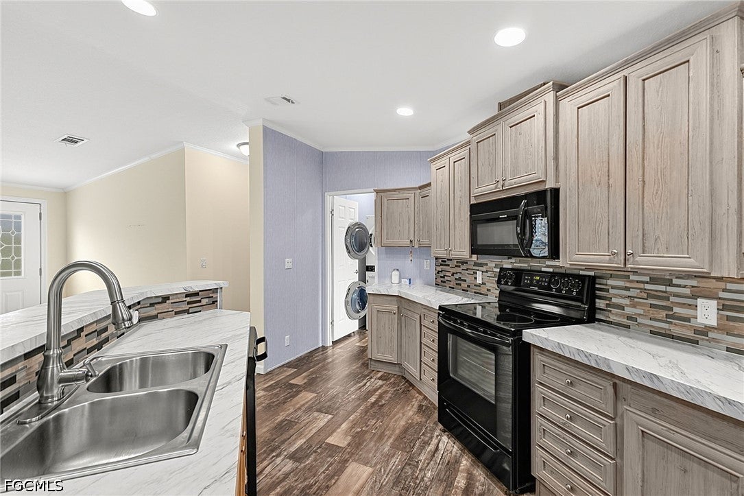 2471 Brownell Court