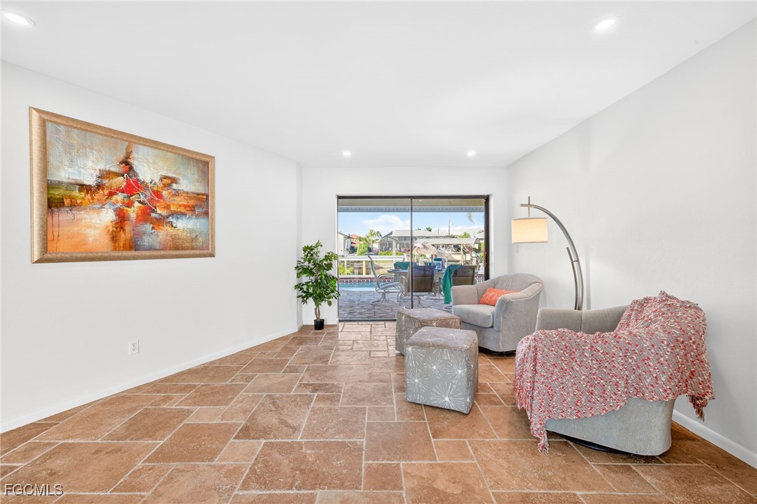 1221 SW 51st Terrace