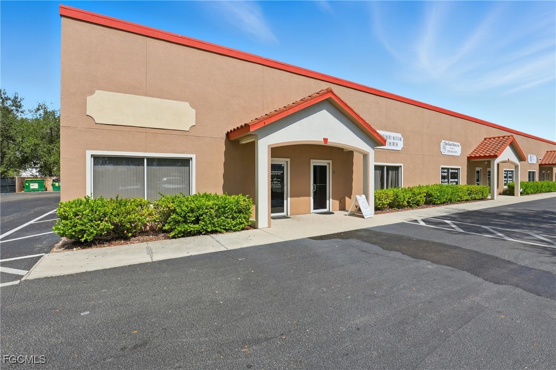 300 Leonard Boulevard N 1-2