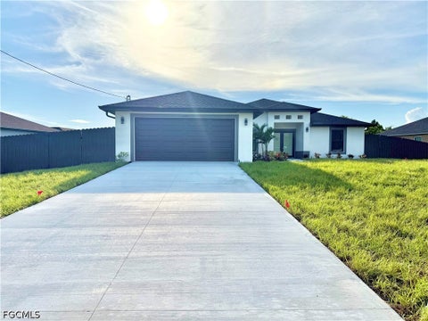 Photo of 3006 NW Douglas Circle, Cape Coral, FL 33993 (MLS # 2026035299)