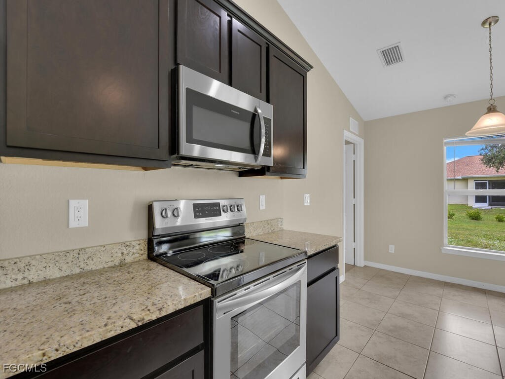 1700 NE 5th Place