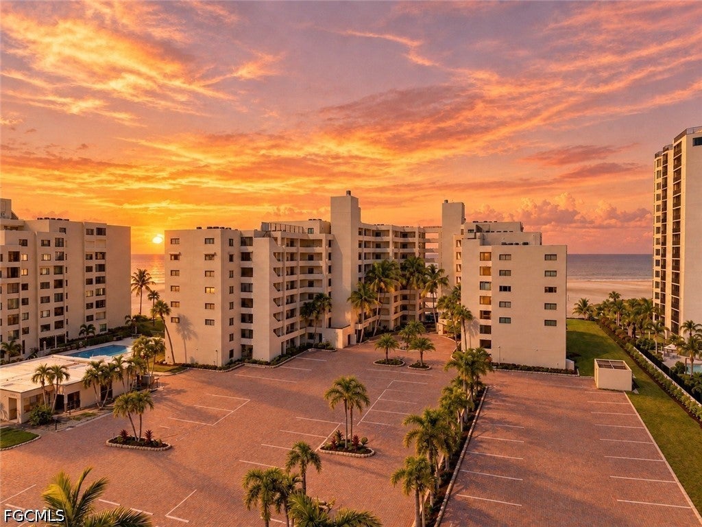 6660 Estero Boulevard 303