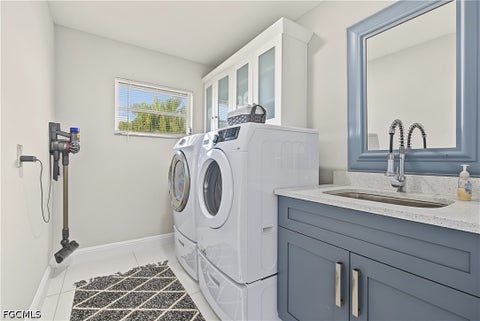 Tiny photo for 514 SE 34th Terrace, Cape Coral, FL 33904 (MLS # 2026039034)