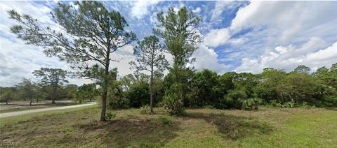 318 Hunting Club Avenue Montura Ranches FL 33440
