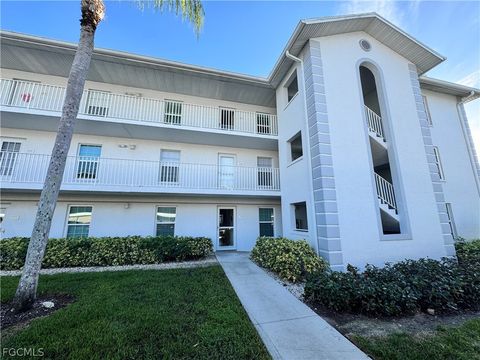 9610 Victoria Lane D302 Naples FL 34109