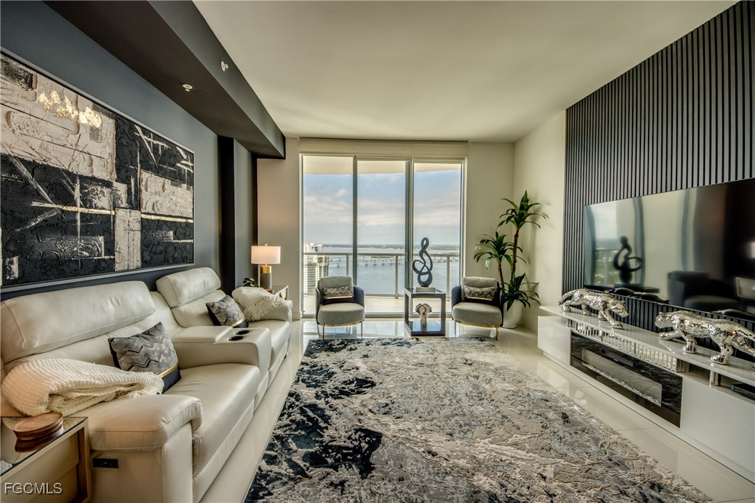 3000 Oasis Grand Boulevard MPH3