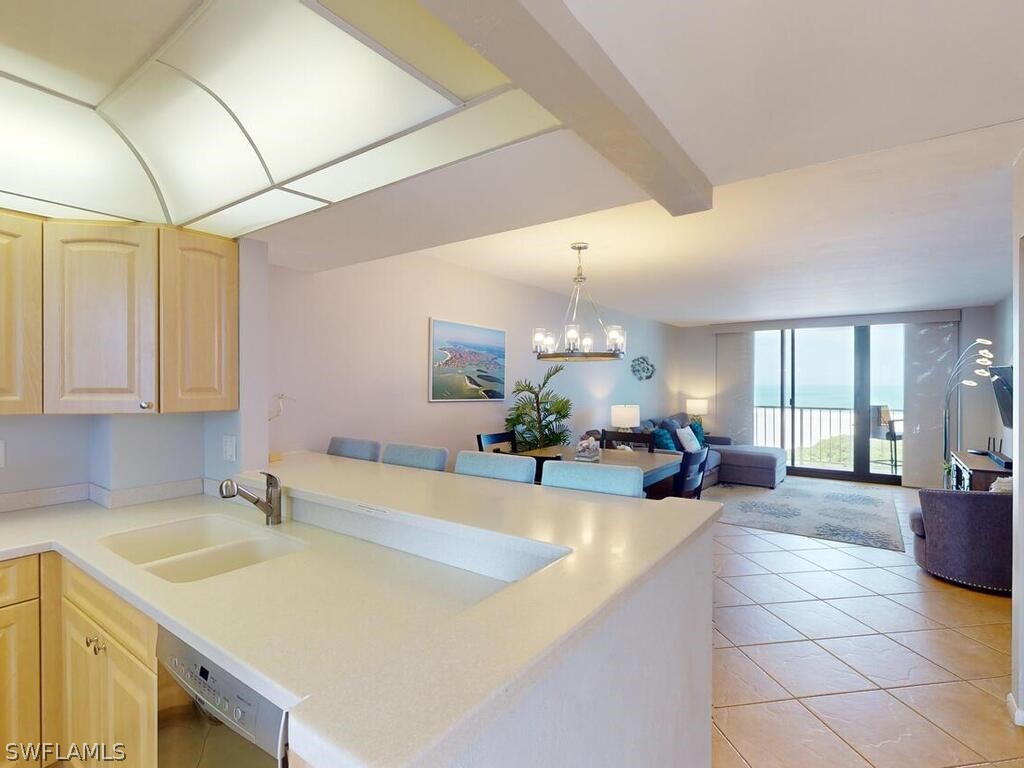 380 Seaview Court 1005
