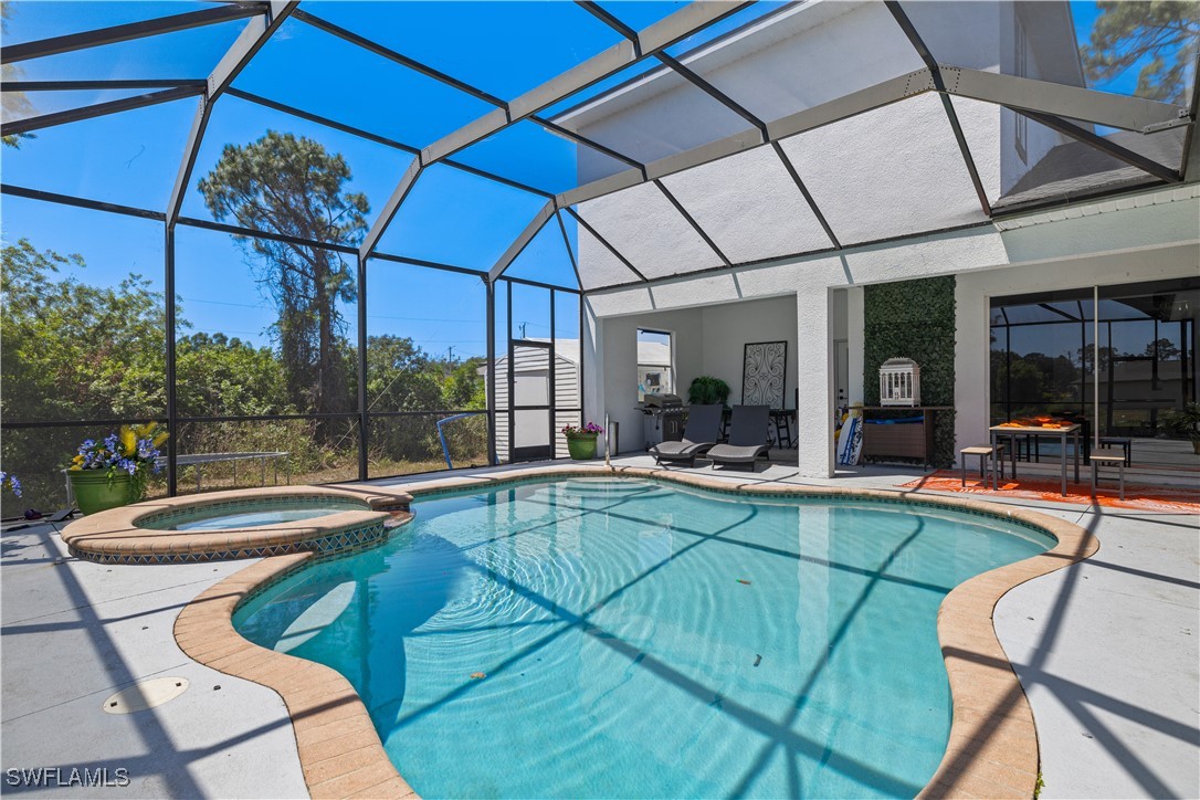 3007 8th Street W