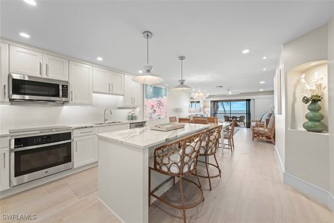 1795 Middle Gulf Drive 302 Sanibel FL 33957