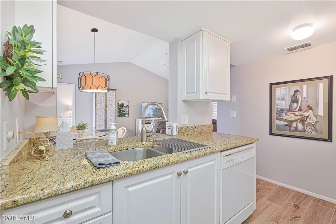 Fort Myers, Florida 33912, United States, 2 Bedrooms Bedrooms, ,2 BathroomsBathrooms,Residential,Active,125307