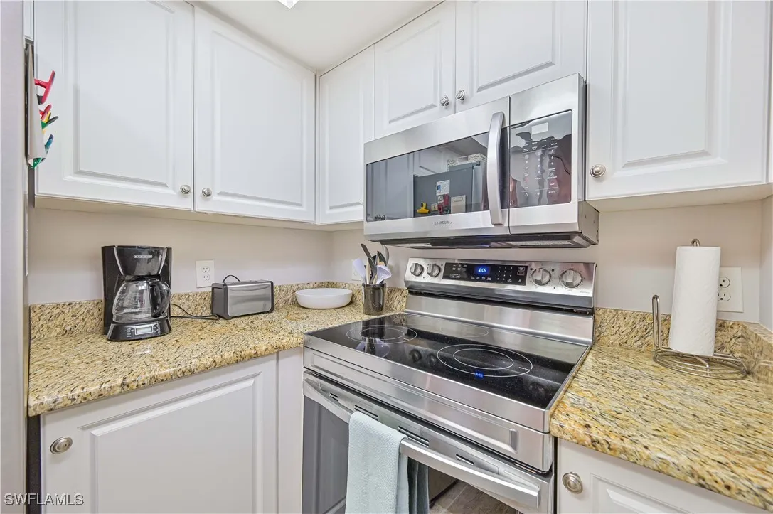 Fort Myers, Florida 33912, United States, 2 Bedrooms Bedrooms, ,2 BathroomsBathrooms,Residential,Active,125307