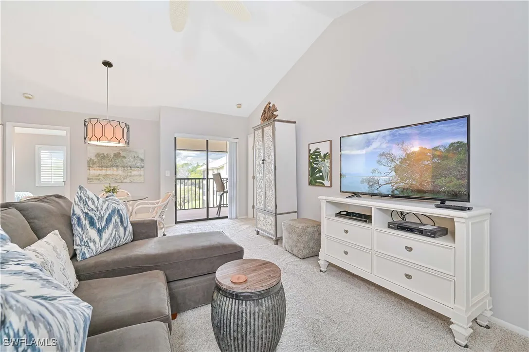 Fort Myers, Florida 33912, United States, 2 Bedrooms Bedrooms, ,2 BathroomsBathrooms,Residential,Active,125307