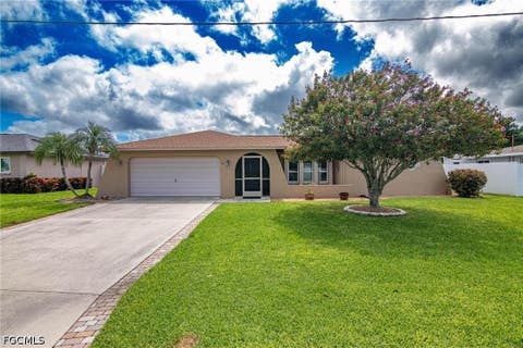 Photo of 3929 SE 10th Avenue, Cape Coral, FL 33904 (MLS # 2026033751)