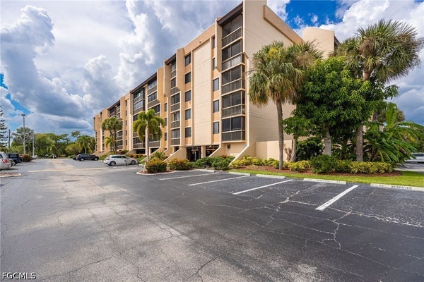 3006 CARING WAY APT 404, PORT CHARLOTTE, FL 33952 - Image 122ef17c54158cfeeac18582bd83eb9e/3074545221