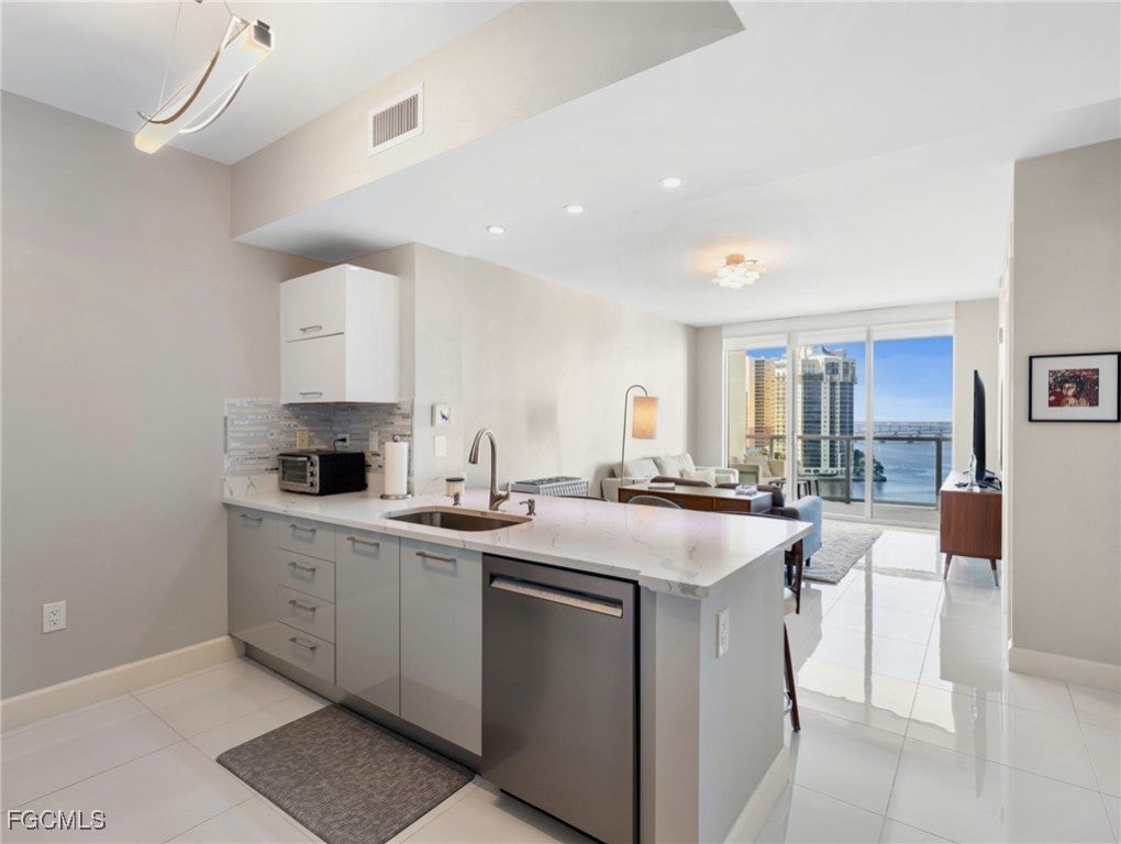 3000 Oasis Grand Boulevard 1206