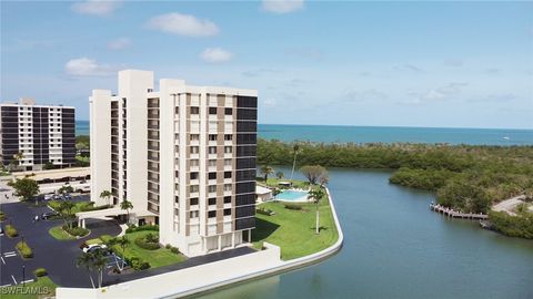 17 Bluebill Avenue 901 Naples FL 34108