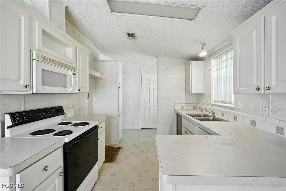 5270 Manatee Bay Lane