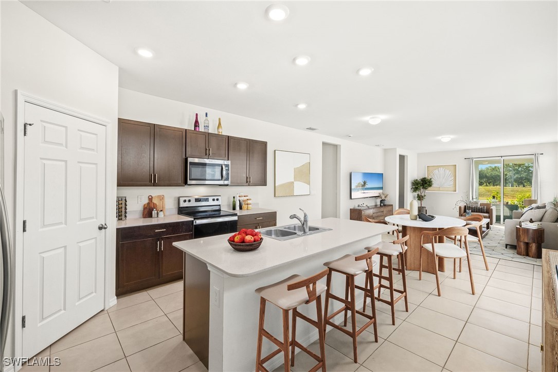 808 Friendship Circle