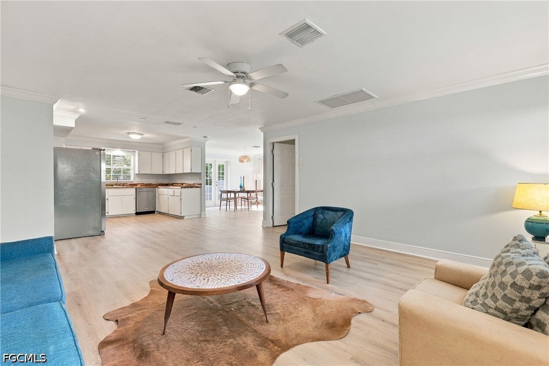 3752 Roosevelt Avenue