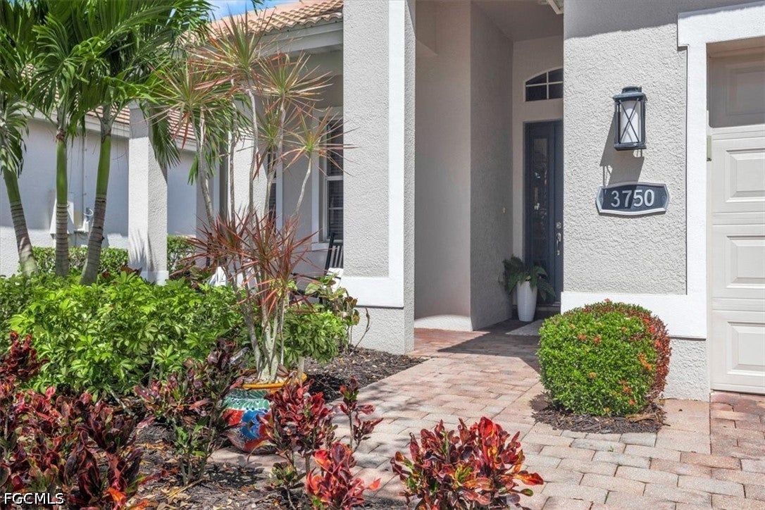 3750 Lakeview Isle Court