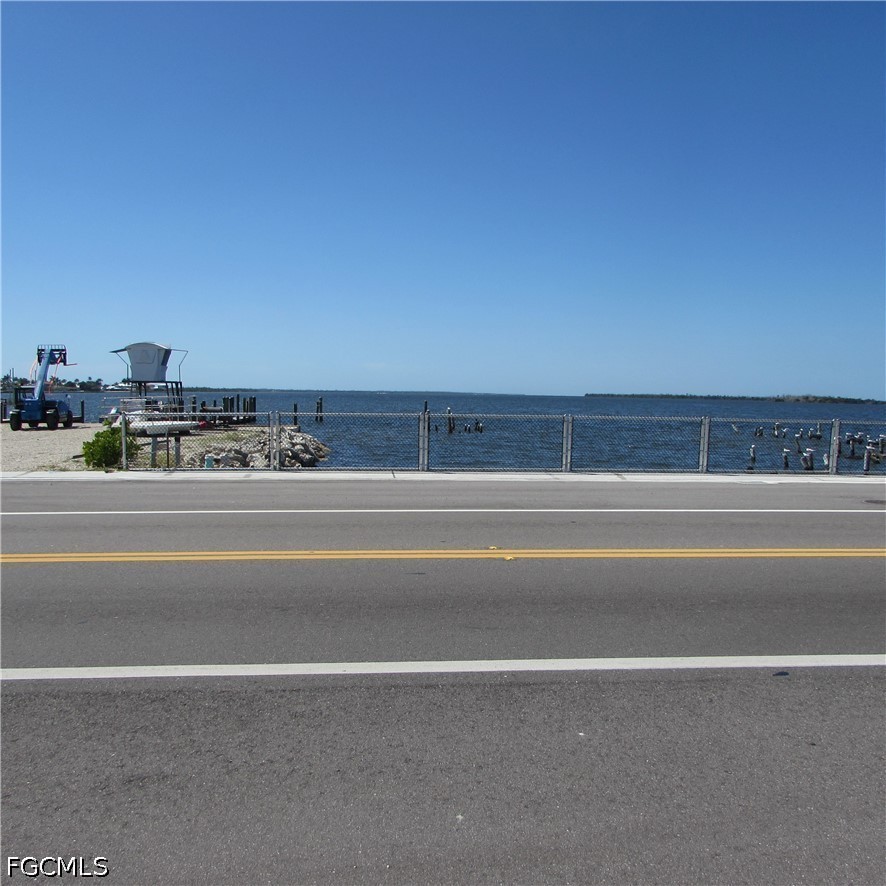 4262 Pine Island Road NW