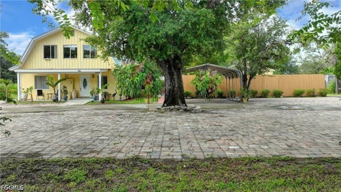 Tiny photo for 123 Riverbend Drive, Labelle, FL 33935 (MLS # 2026038872)