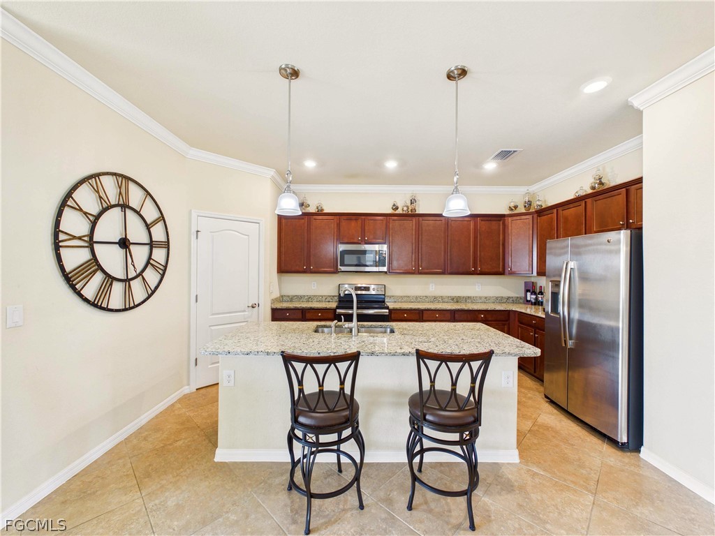 3514 E Hampton Circle