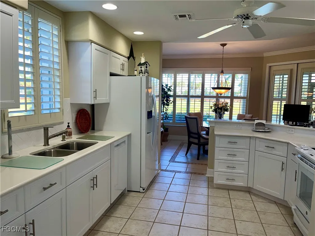 Fort Myers, Florida 33908, United States, 2 Bedrooms Bedrooms, ,2 BathroomsBathrooms,Residential,Active,245521